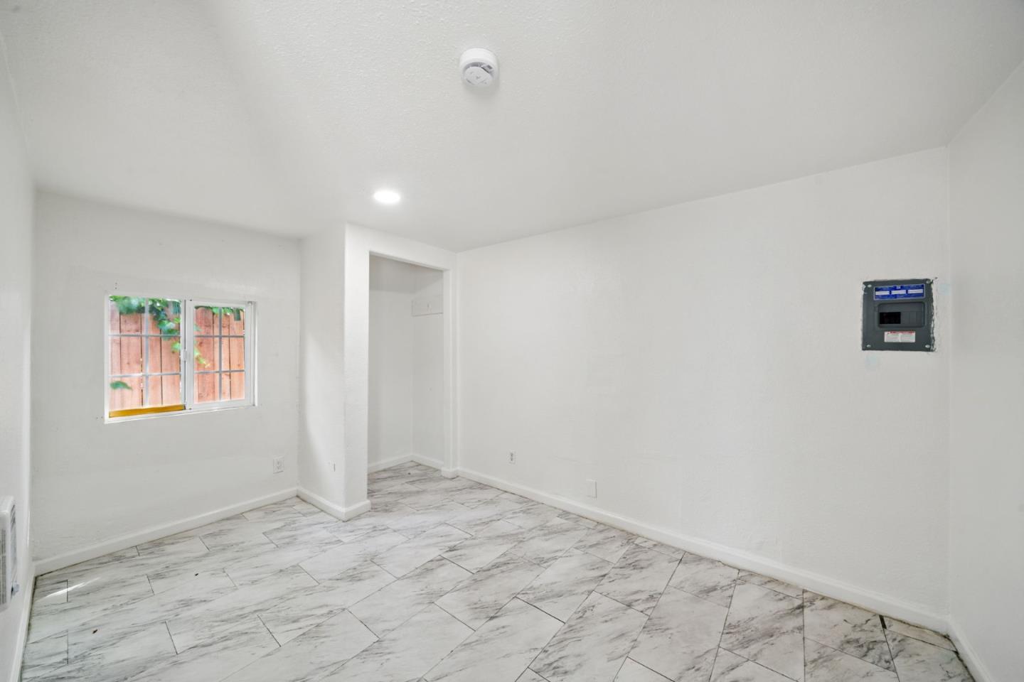 Detail Gallery Image 8 of 25 For 462 Delhi Ave, Stockton,  CA 95206 - – Beds | – Baths