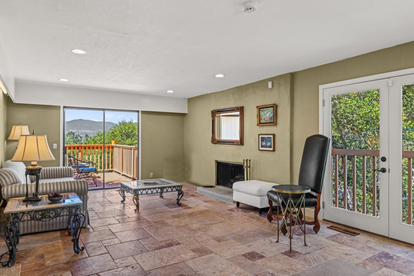 Detail Gallery Image 5 of 36 For 25490 via Paloma, Carmel Valley,  CA 93923 - 3 Beds | 2/1 Baths