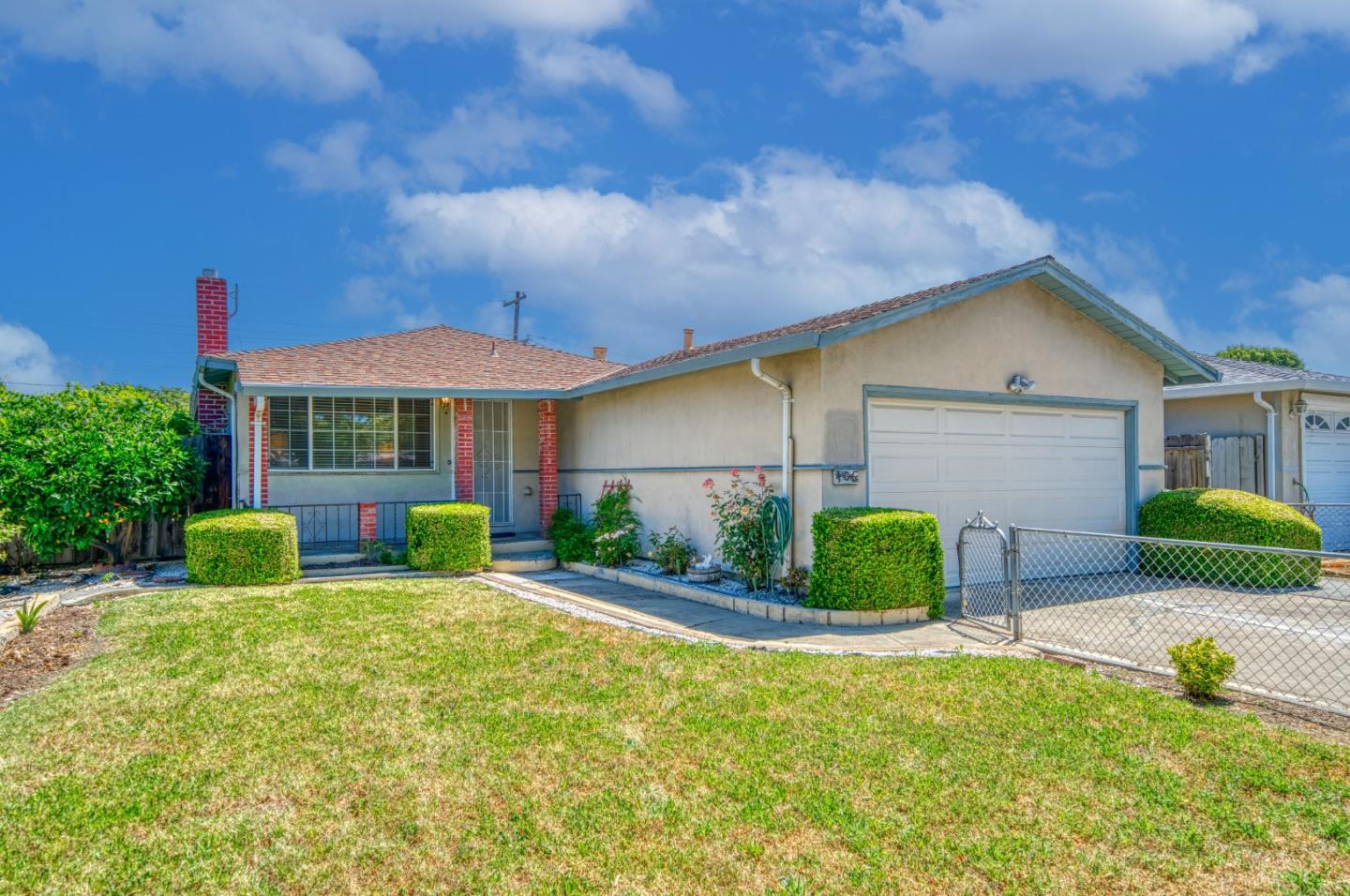 Detail Gallery Image 1 of 1 For 406 Ann Darling Dr, San Jose,  CA 95133 - 3 Beds | 2 Baths