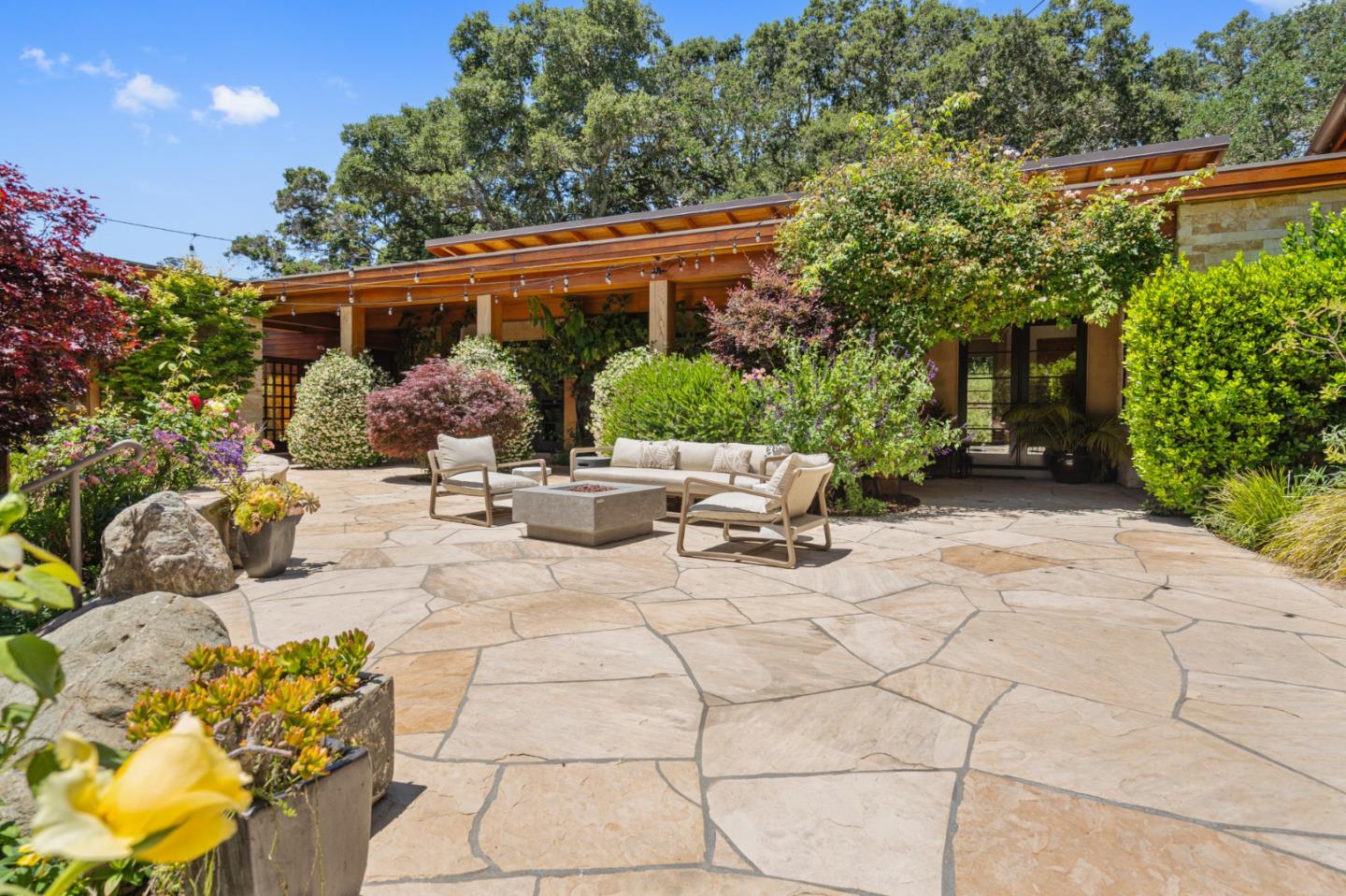 Detail Gallery Image 1 of 1 For 35 Valencia Ct, Portola Valley,  CA 94028 - 4 Beds | 3/1 Baths