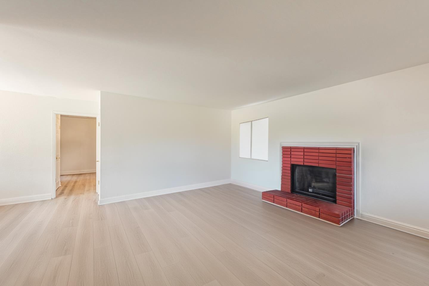 Detail Gallery Image 6 of 32 For 5311 School St, El Cerrito,  CA 94530 - 4 Beds | 2 Baths