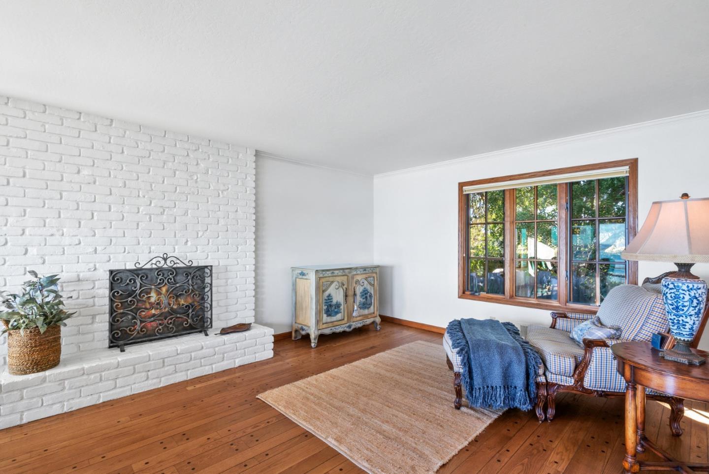 Detail Gallery Image 27 of 44 For 4250 Opal Cliff Dr, Santa Cruz,  CA 95062 - 4 Beds | 2/1 Baths