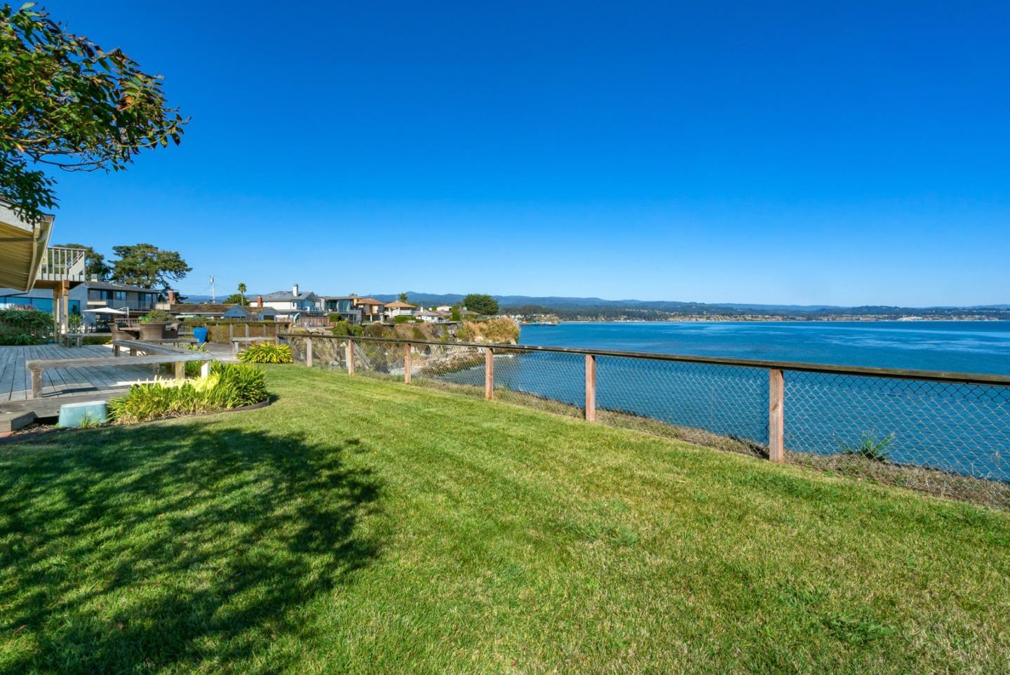 Detail Gallery Image 9 of 44 For 4250 Opal Cliff Dr, Santa Cruz,  CA 95062 - 4 Beds | 2/1 Baths