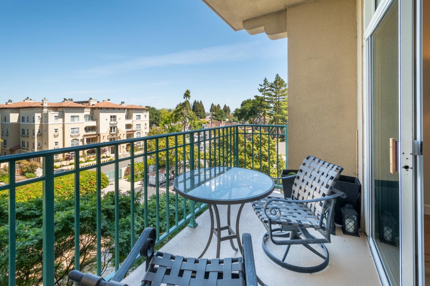 Detail Gallery Image 4 of 7 For 1 Baldwin Ave #402,  San Mateo,  CA 94401 - 1 Beds | 1 Baths