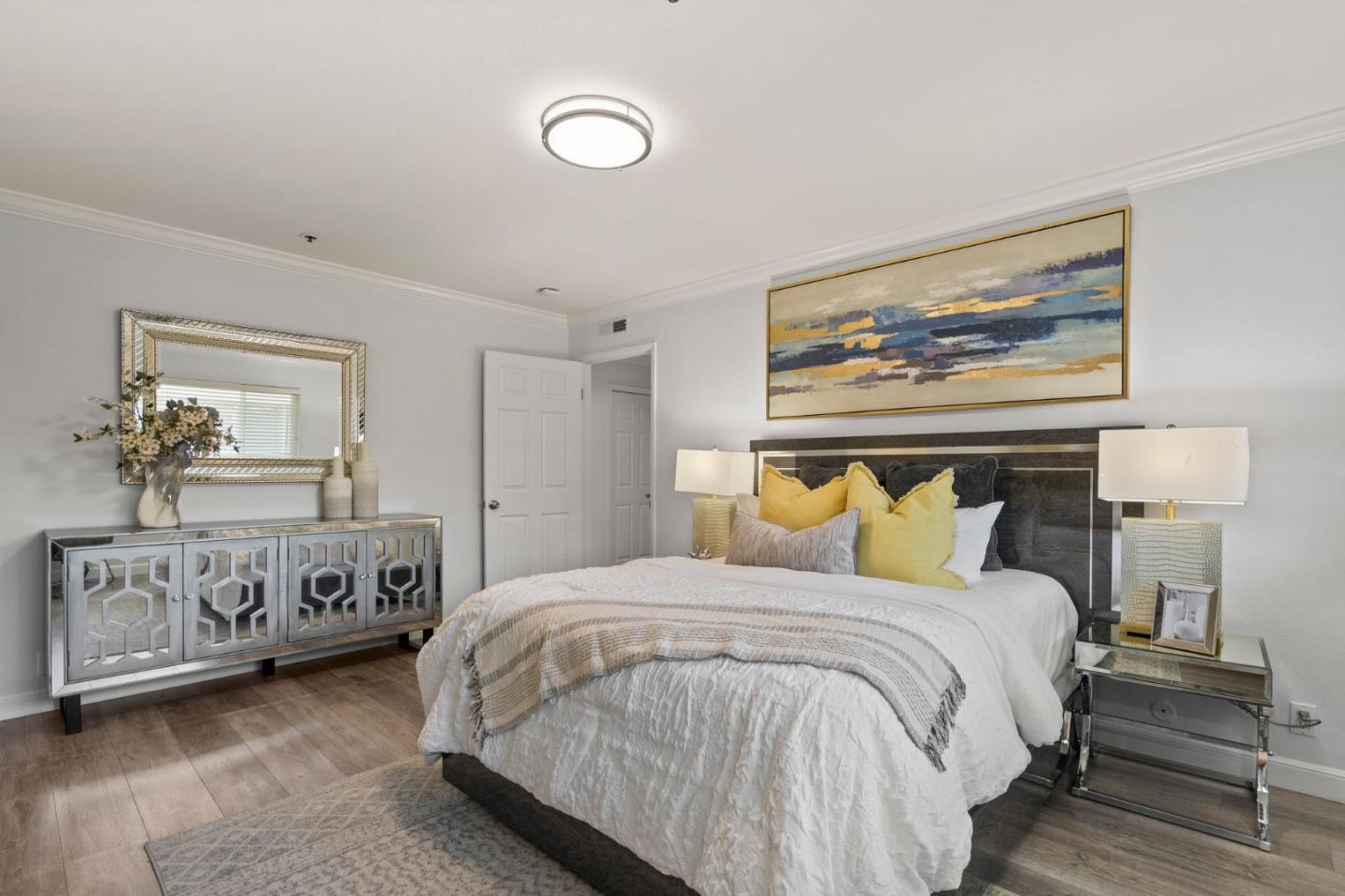 Detail Gallery Image 19 of 28 For 460 Lassen St #6,  Los Altos,  CA 94022 - 3 Beds | 2 Baths