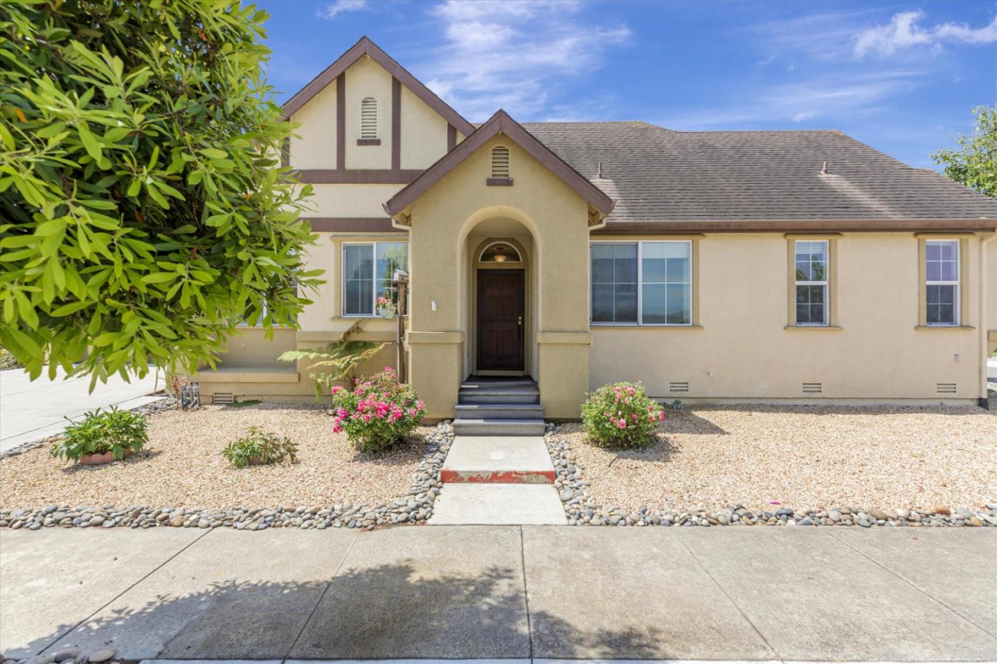 Detail Gallery Image 1 of 1 For 443 Village Way, Watsonville,  CA 95076 - 3 Beds | 2 Baths