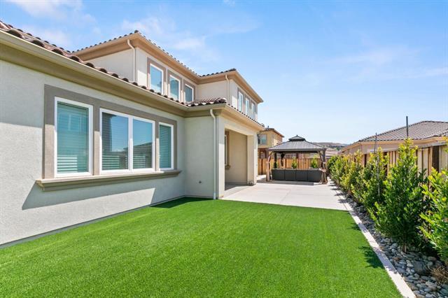 Detail Gallery Image 5 of 11 For 1945 via Tolentino, Morgan Hill,  CA 95037 - 4 Beds | 4/1 Baths