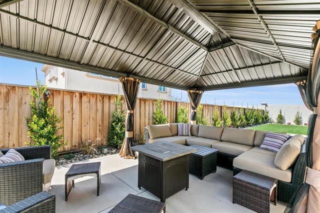 Detail Gallery Image 6 of 11 For 1945 via Tolentino, Morgan Hill,  CA 95037 - 4 Beds | 4/1 Baths