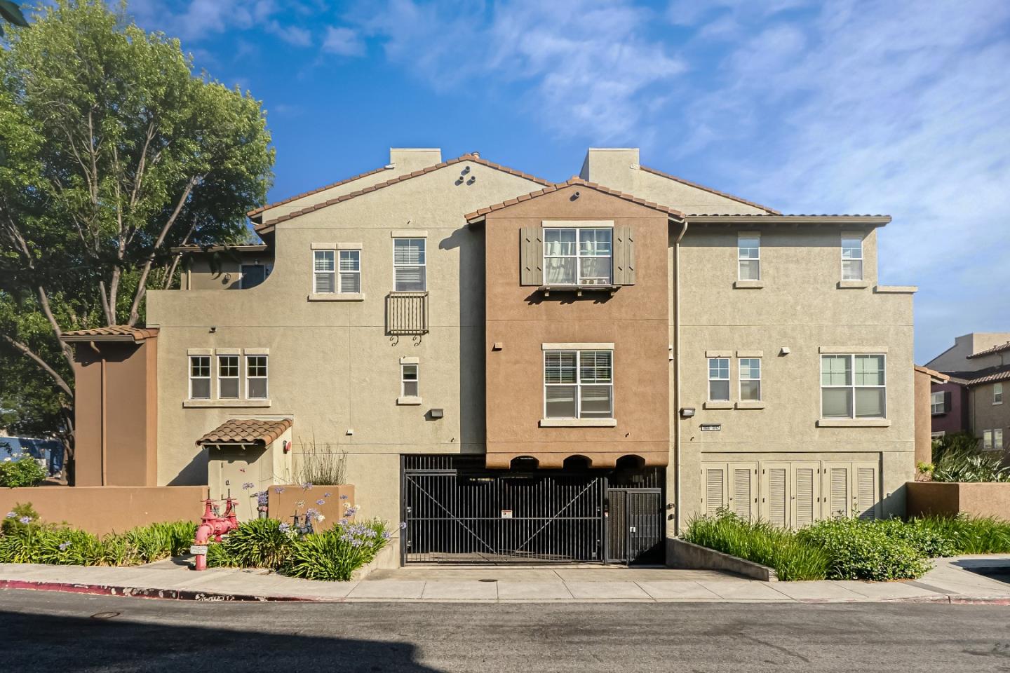 Detail Gallery Image 1 of 1 For 1828 Camino Leonor, San Jose,  CA 95131 - 2 Beds | 2 Baths