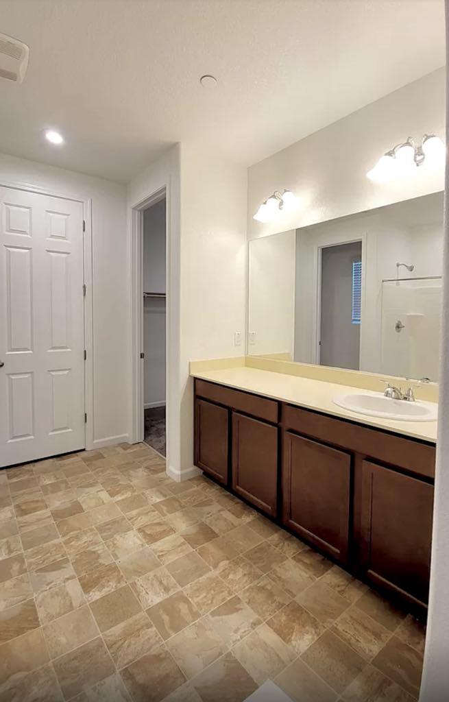 Detail Gallery Image 11 of 19 For 15284 Flycatcher, Lathrop,  CA 95330 - 4 Beds | 2 Baths