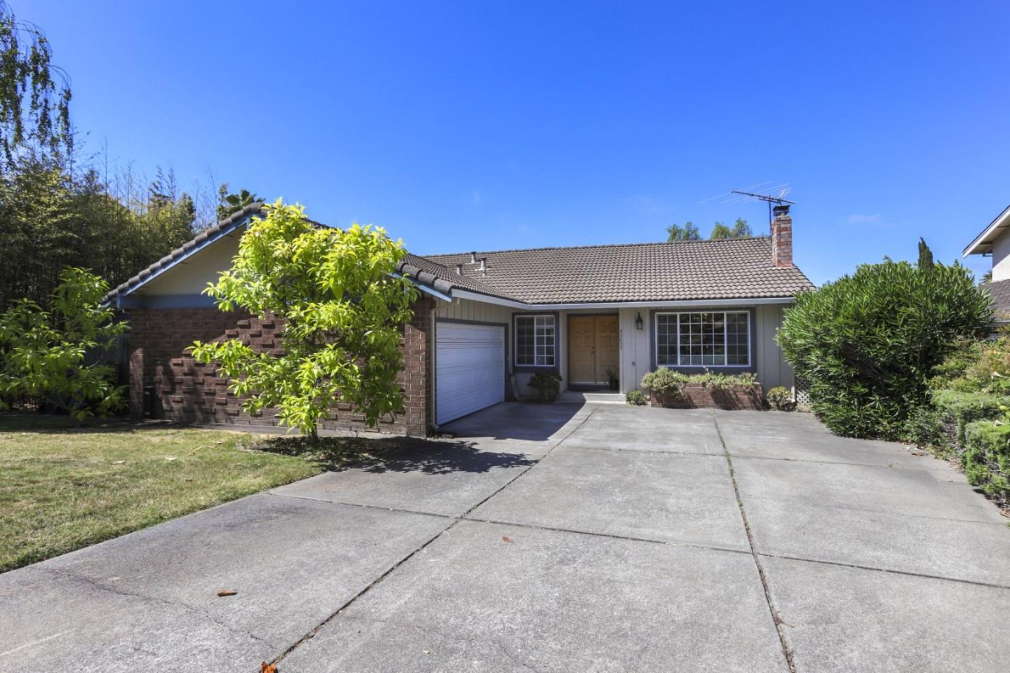 Detail Gallery Image 1 of 23 For 40633 Canyon Heights Dr, Fremont,  CA 94539 - 4 Beds | 2 Baths