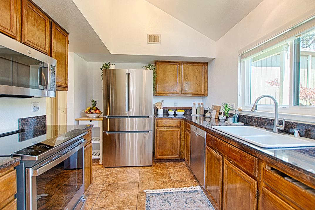 Detail Gallery Image 4 of 24 For 111 Bean Creek Rd #36,  Scotts Valley,  CA 95066 - 2 Beds | 2 Baths