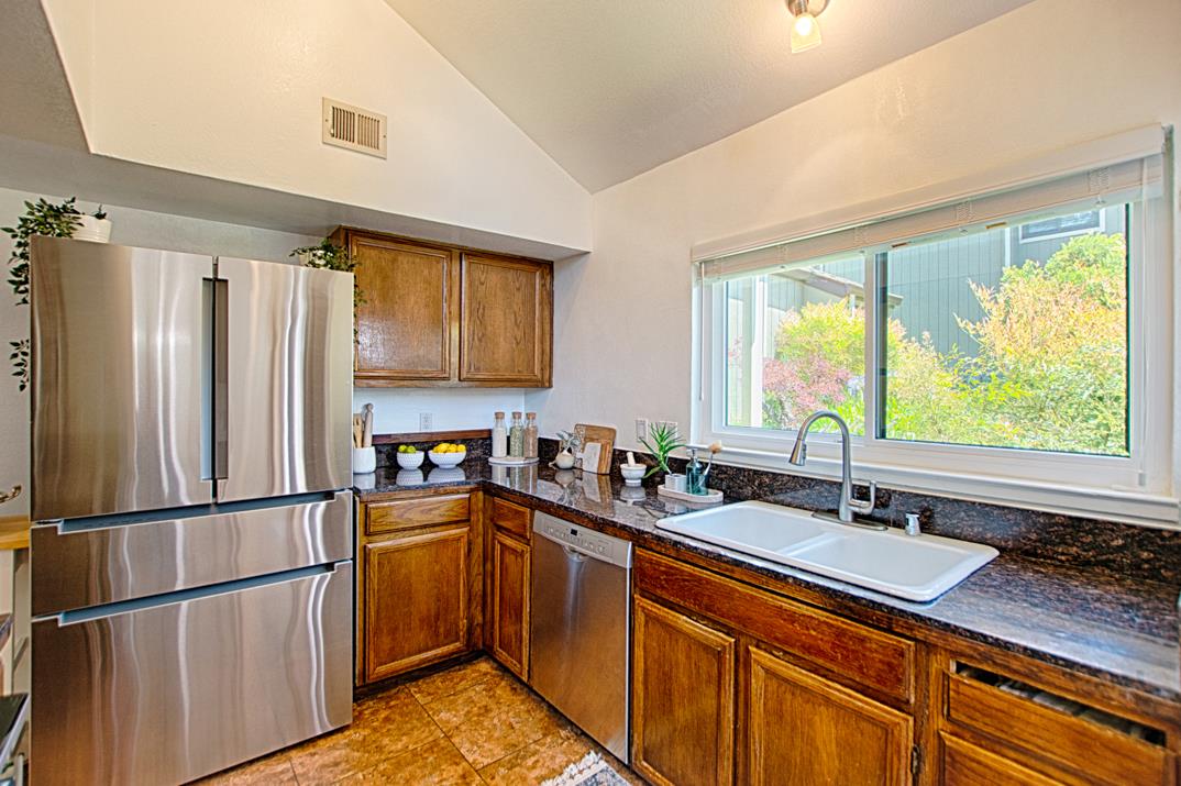 Detail Gallery Image 5 of 24 For 111 Bean Creek Rd #36,  Scotts Valley,  CA 95066 - 2 Beds | 2 Baths