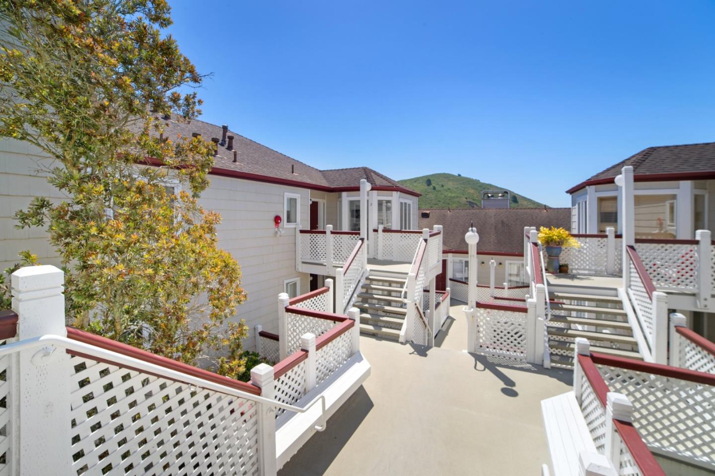 Detail Gallery Image 1 of 31 For 755 Mountain View Dr #2,  Daly City,  CA 94014 - 2 Beds | 2 Baths