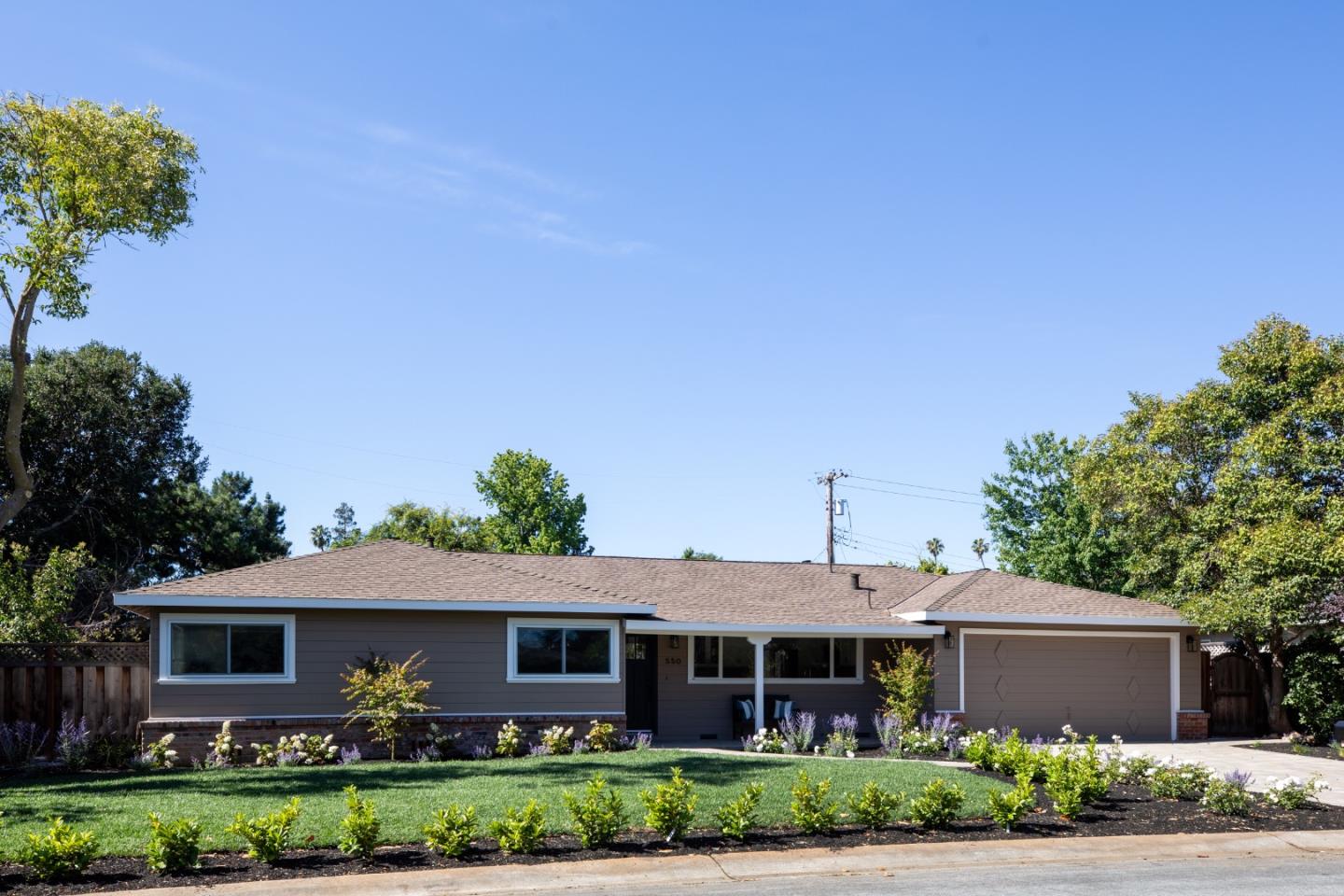 Detail Gallery Image 1 of 1 For 550 Clark Ct, Los Altos,  CA 94024 - 3 Beds | 2 Baths