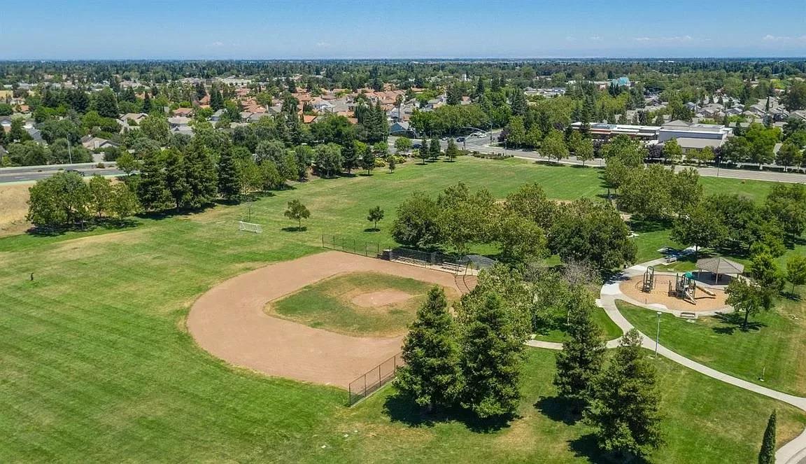 Detail Gallery Image 28 of 28 For 9231 Edisto Way, Elk Grove,  CA 95758 - 4 Beds | 2/1 Baths