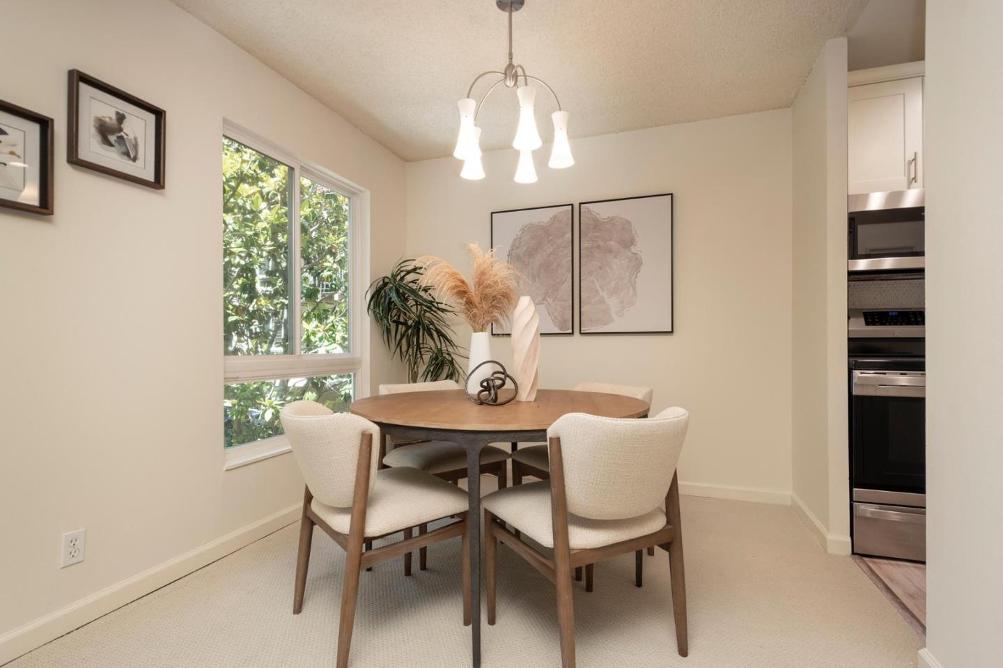 Detail Gallery Image 4 of 18 For 833 N Humboldt St #302,  San Mateo,  CA 94401 - 2 Beds | 1 Baths