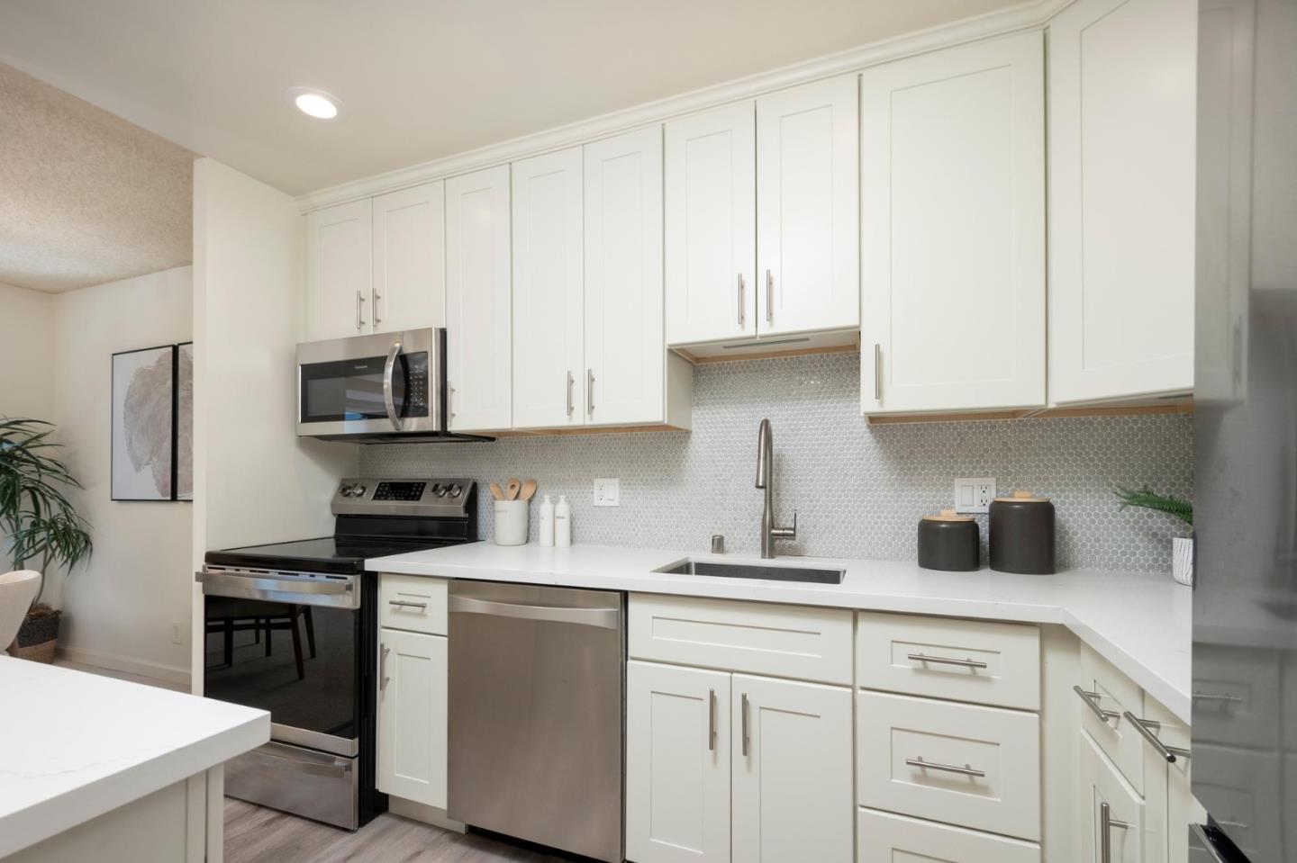 Detail Gallery Image 6 of 18 For 833 N Humboldt St #302,  San Mateo,  CA 94401 - 2 Beds | 1 Baths