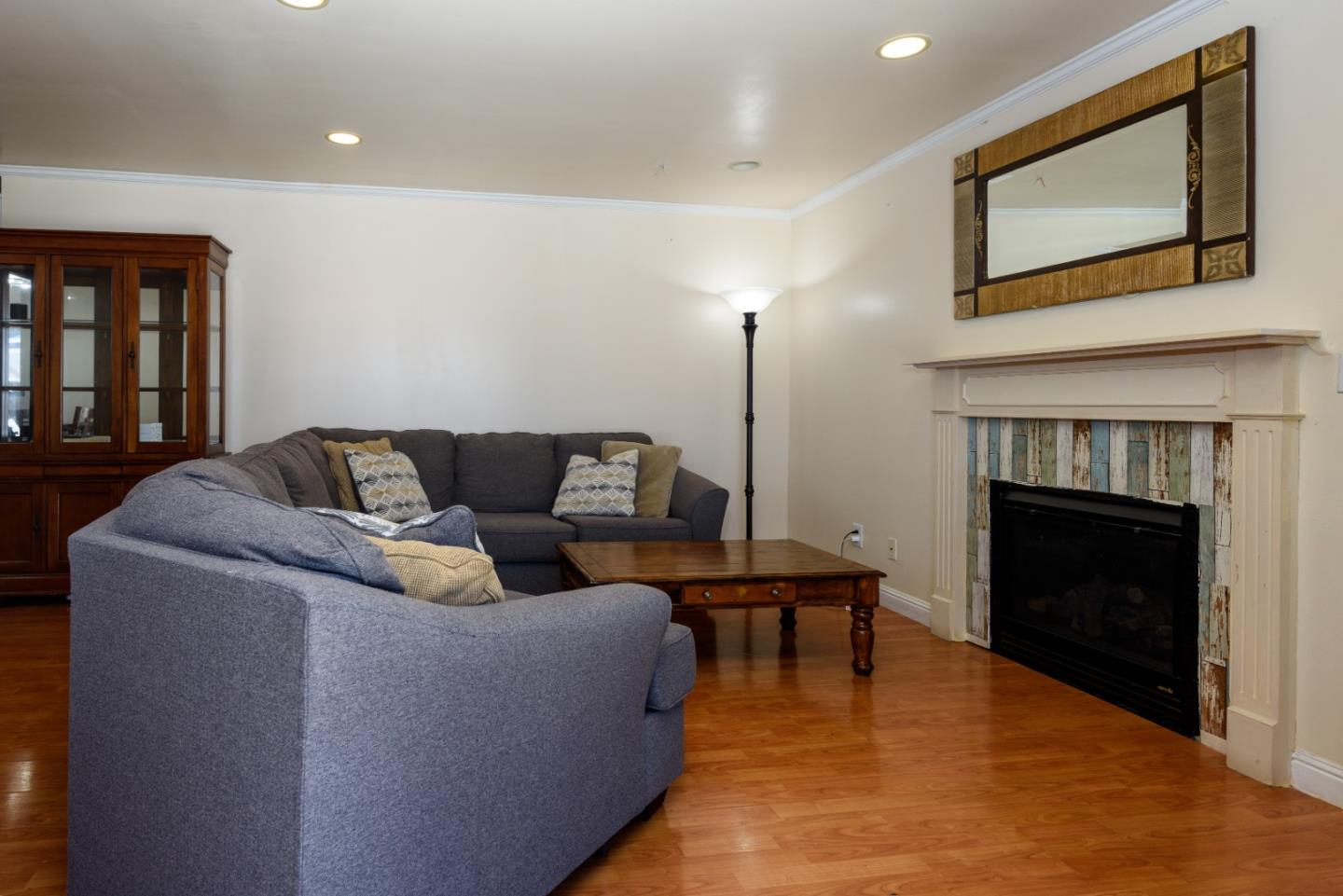 Detail Gallery Image 11 of 24 For 635 Pine St, San Bruno,  CA 94066 - 3 Beds | 2/1 Baths