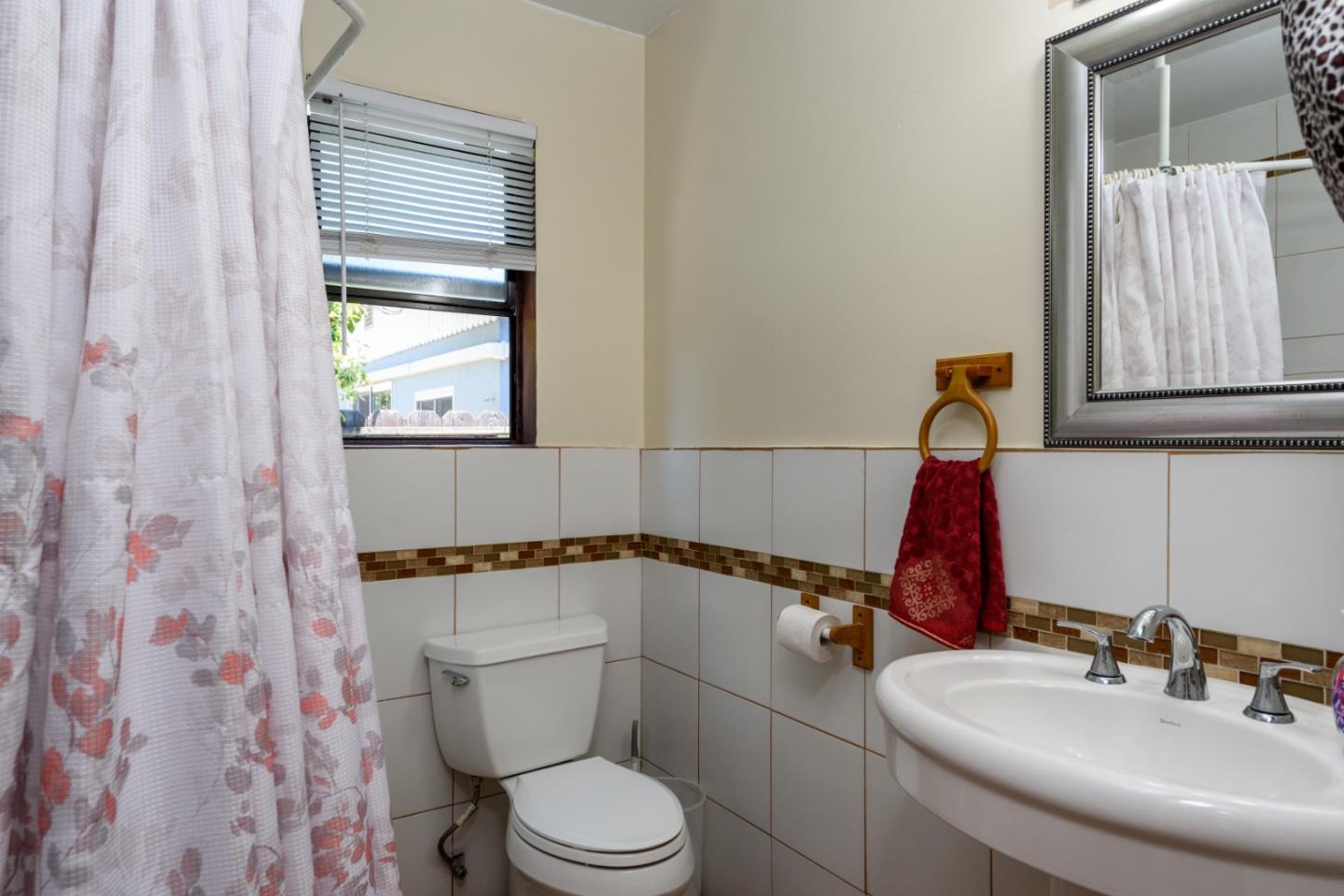 Detail Gallery Image 15 of 24 For 635 Pine St, San Bruno,  CA 94066 - 3 Beds | 2/1 Baths