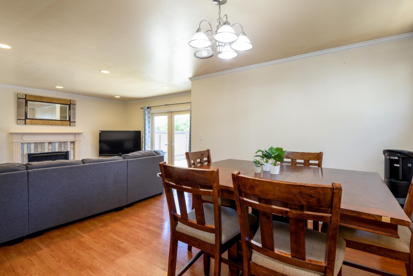 Detail Gallery Image 9 of 24 For 635 Pine St, San Bruno,  CA 94066 - 3 Beds | 2/1 Baths