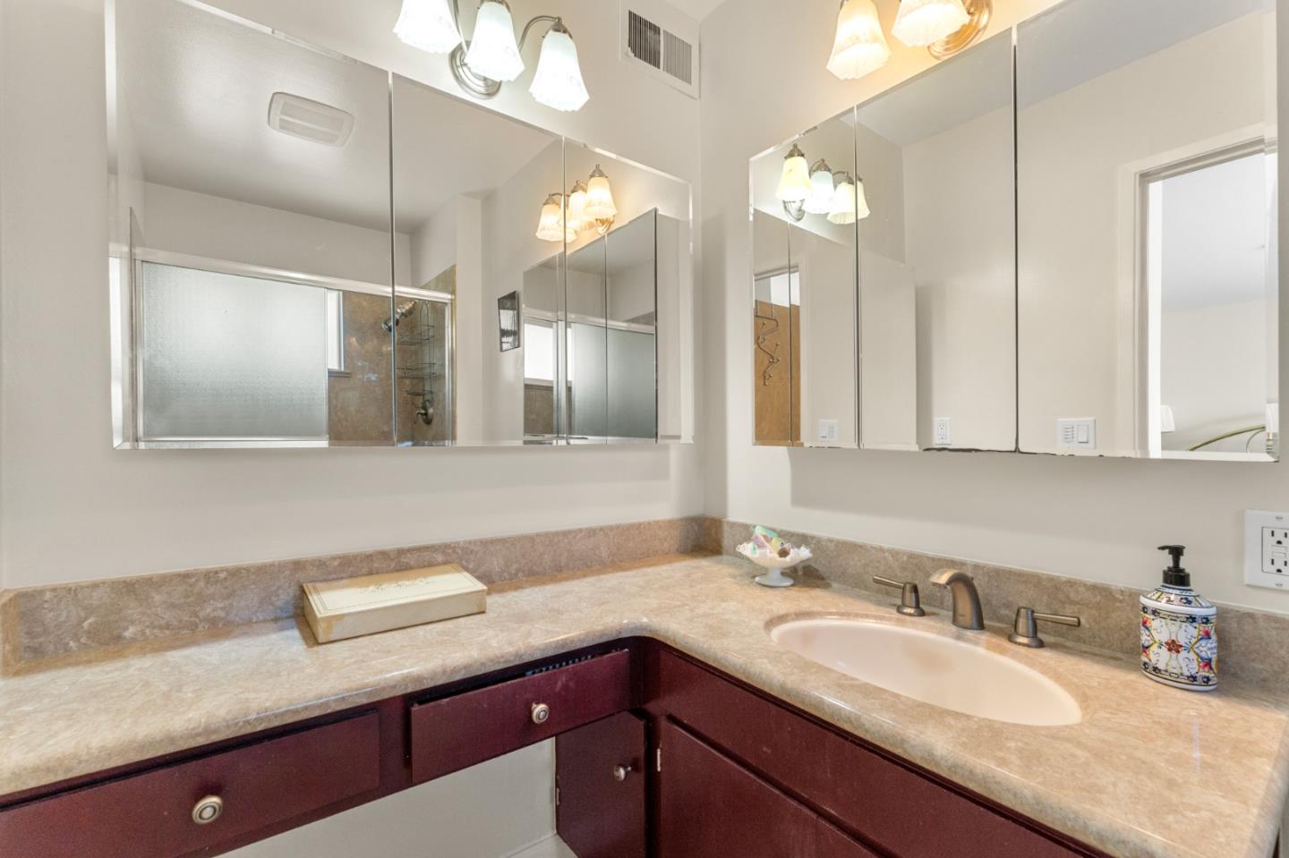 Detail Gallery Image 22 of 43 For 123 Belwood  Gateway, Los Gatos,  CA 95032 - 3 Beds | 2 Baths