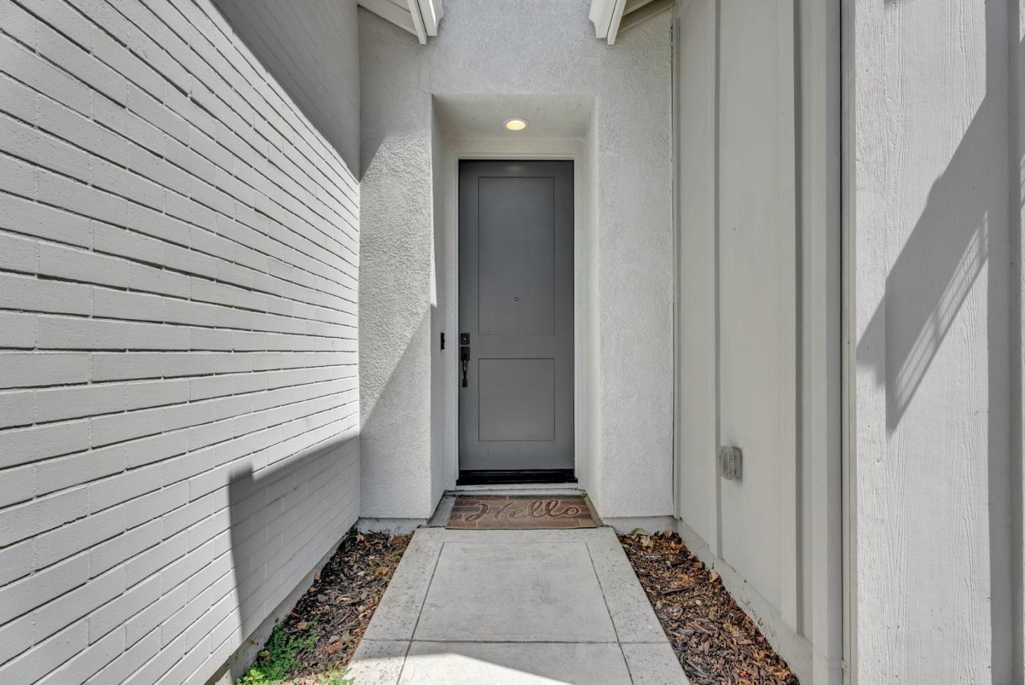 Detail Gallery Image 3 of 45 For 17156 Kestrel Ct, Lathrop,  CA 95330 - 3 Beds | 2/1 Baths