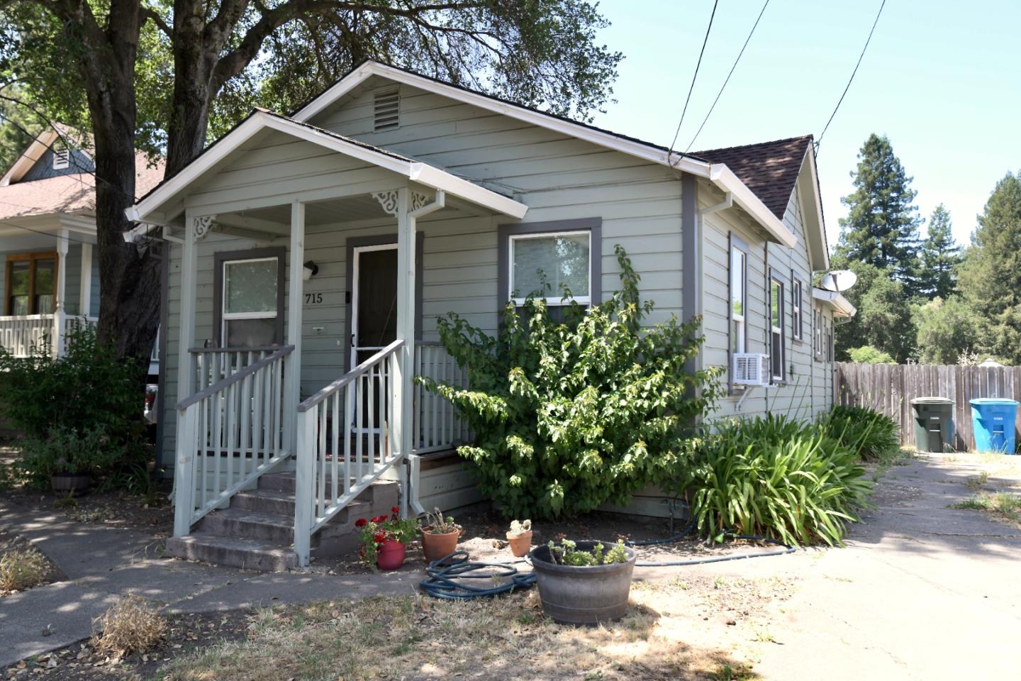 Detail Gallery Image 1 of 14 For 715 Tupper St, Santa Rosa,  CA 95404 - 2 Beds | 1 Baths