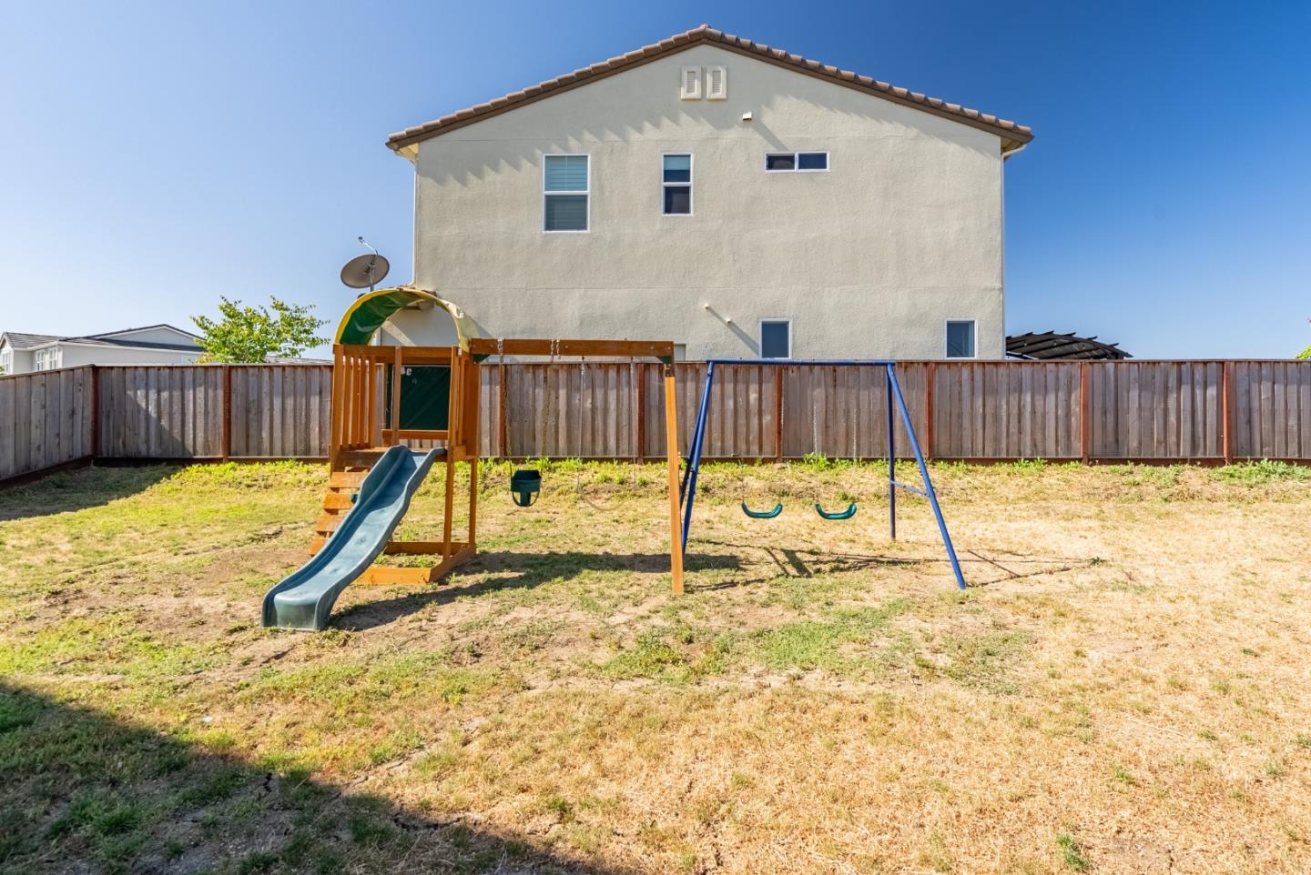 Detail Gallery Image 29 of 36 For 2770 Jackson Dr, Hollister,  CA 95023 - 4 Beds | 2/1 Baths