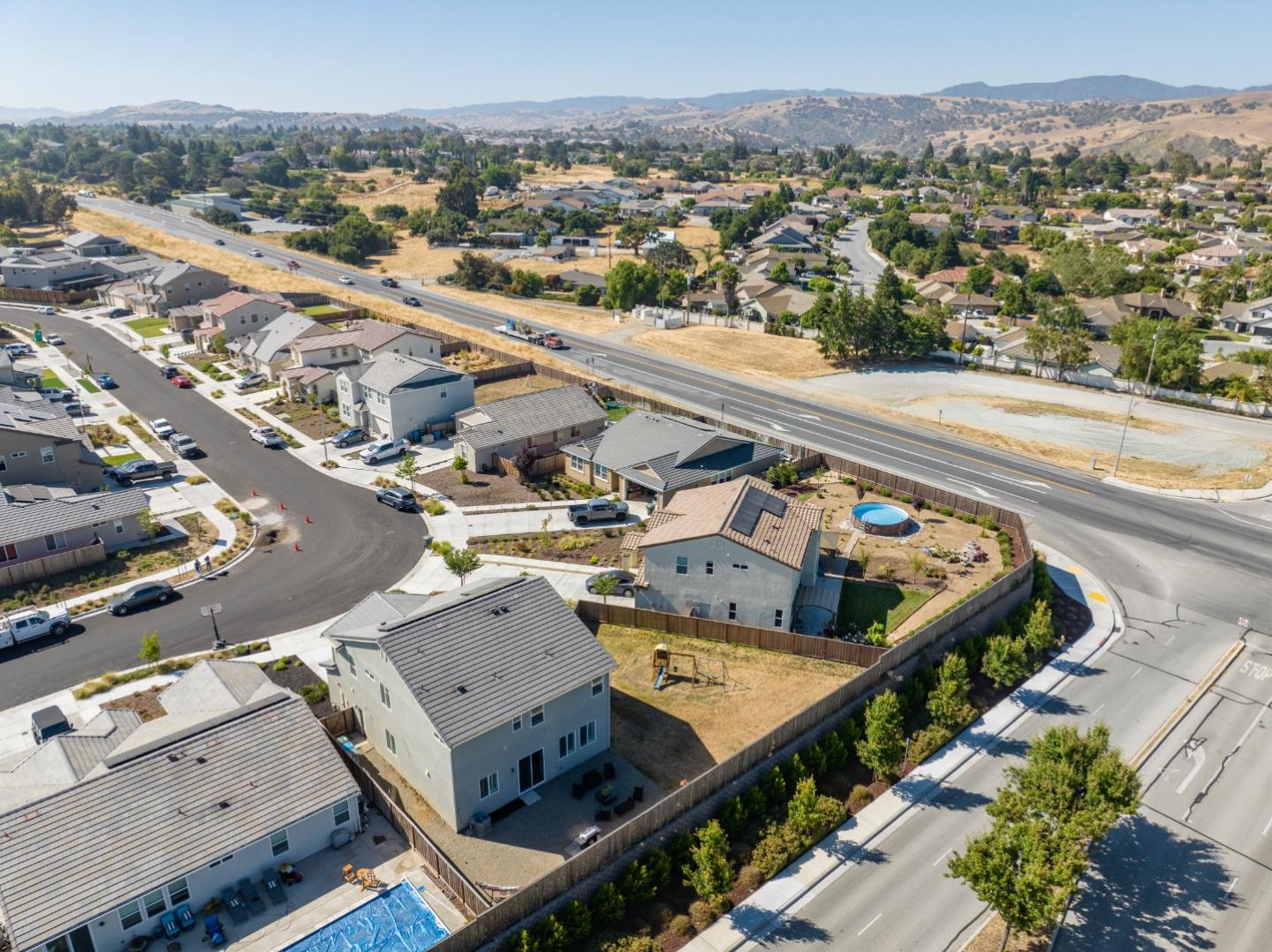 Detail Gallery Image 33 of 36 For 2770 Jackson Dr, Hollister,  CA 95023 - 4 Beds | 2/1 Baths