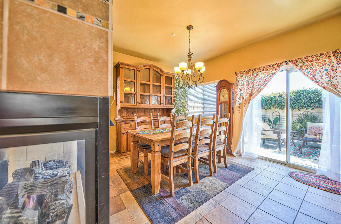 Detail Gallery Image 10 of 38 For 18193 Stonegate Ct, Salinas,  CA 93908 - 3 Beds | 2/1 Baths