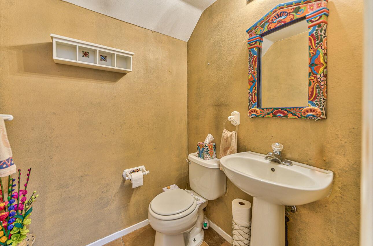 Detail Gallery Image 21 of 38 For 18193 Stonegate Ct, Salinas,  CA 93908 - 3 Beds | 2/1 Baths