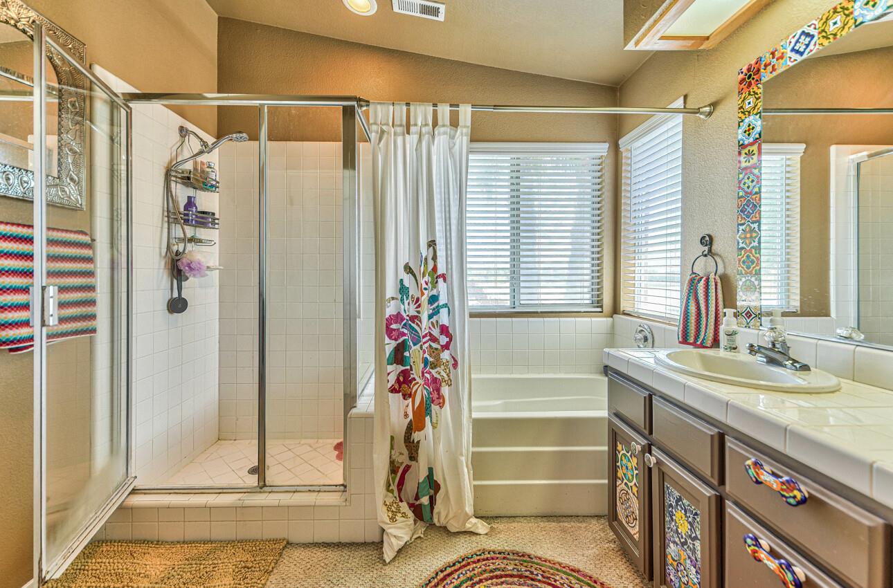 Detail Gallery Image 29 of 38 For 18193 Stonegate Ct, Salinas,  CA 93908 - 3 Beds | 2/1 Baths