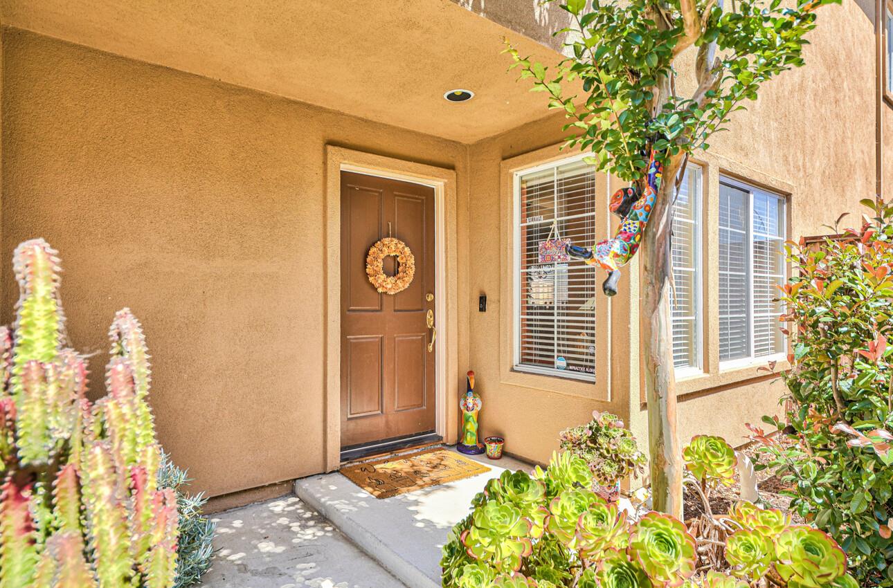 Detail Gallery Image 5 of 38 For 18193 Stonegate Ct, Salinas,  CA 93908 - 3 Beds | 2/1 Baths