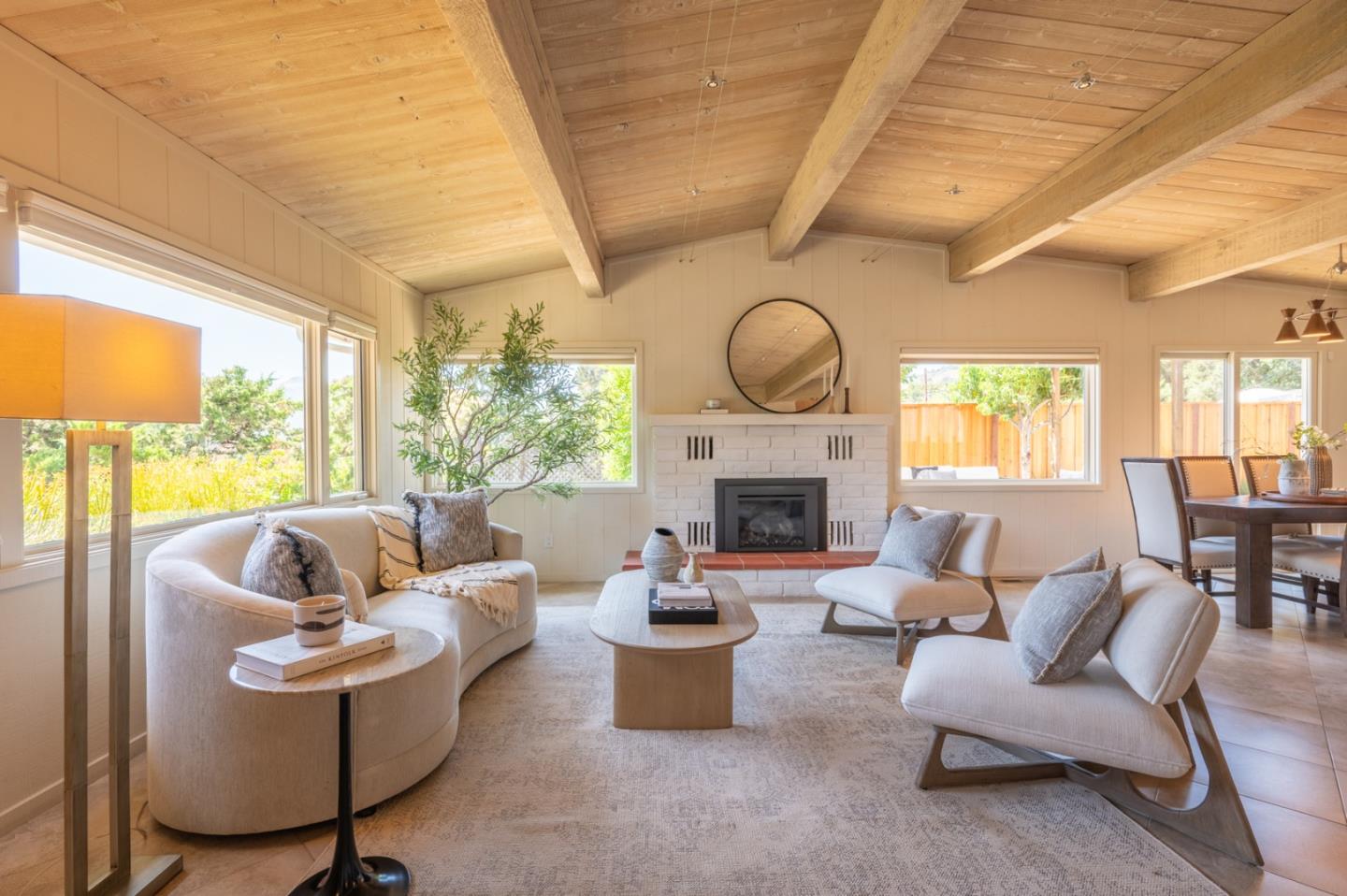 Detail Gallery Image 2 of 32 For 35 Lilac Ln, Carmel Valley,  CA 93924 - 3 Beds | 2 Baths