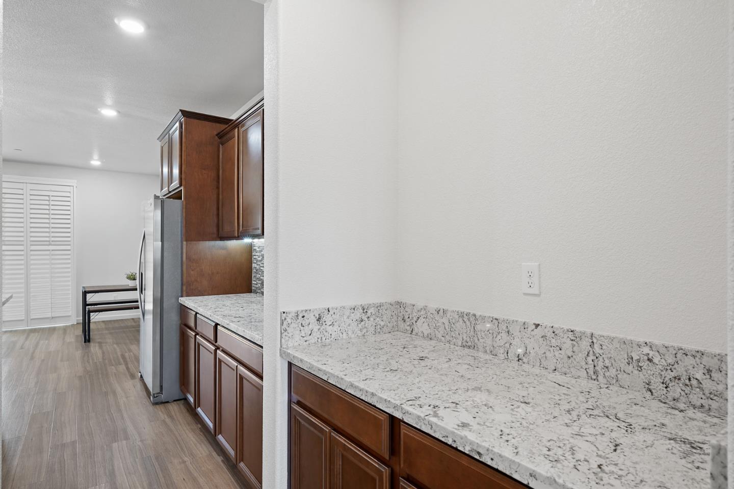 Detail Gallery Image 9 of 59 For 1143 Vista Way, San Juan Bautista,  CA 95045 - 5 Beds | 4/1 Baths