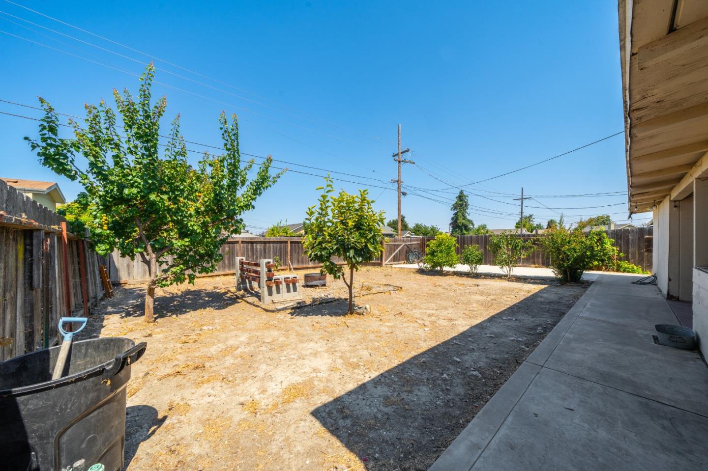 Detail Gallery Image 28 of 37 For 215 San Juan Dr, Hollister,  CA 95023 - 3 Beds | 2 Baths