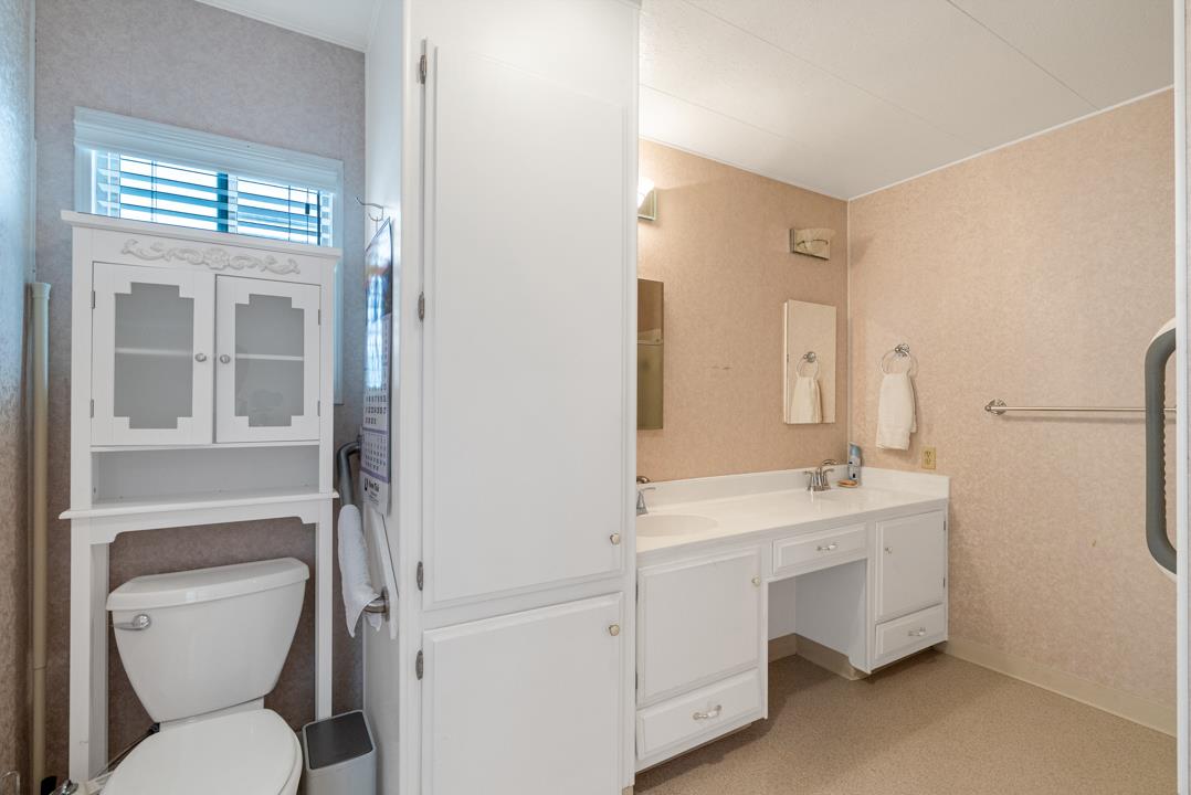 Detail Gallery Image 17 of 27 For 690 Persian Dr #25,  Sunnyvale,  CA 94089 - 2 Beds | 2 Baths