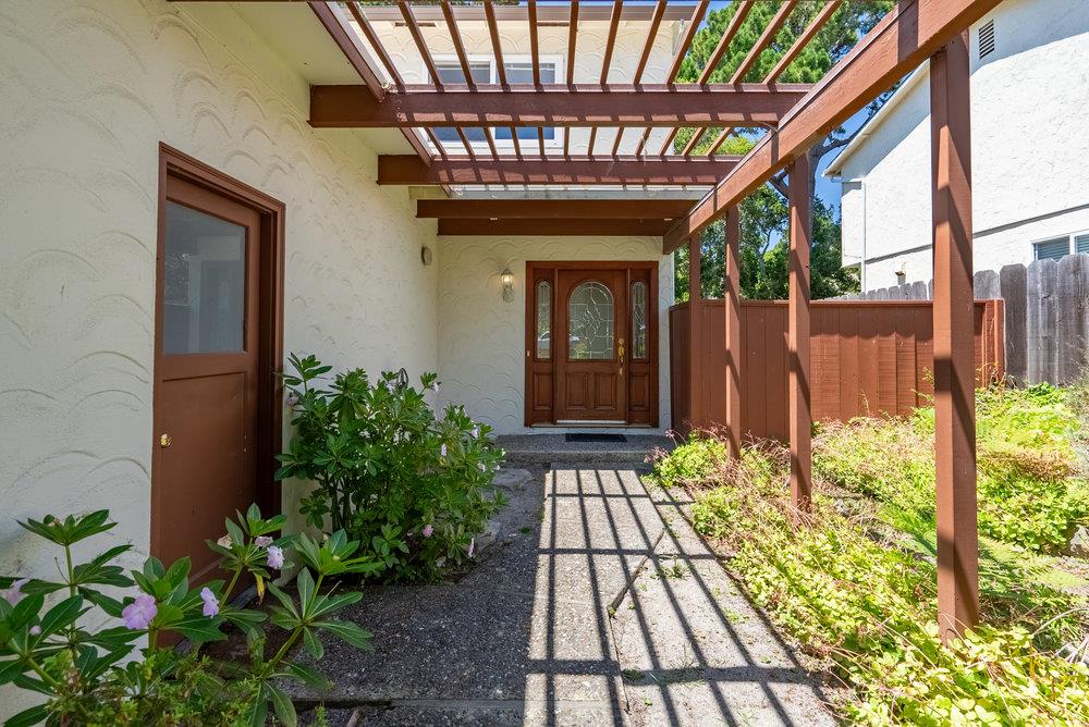 Detail Gallery Image 5 of 63 For 1336 Lawton Ave, Pacific Grove,  CA 93950 - 3 Beds | 2 Baths