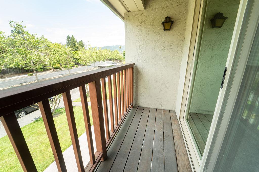 Detail Gallery Image 16 of 44 For 1005 Golf Course Dr, Rohnert Park,  CA 94928 - 2 Beds | 1/1 Baths