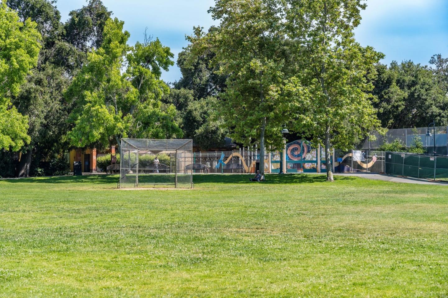 Detail Gallery Image 27 of 31 For 255 S Rengstorff Ave #52,  Mountain View,  CA 94040 - 3 Beds | 2 Baths