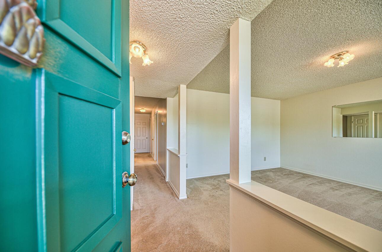 Detail Gallery Image 10 of 38 For 326 Parson Cir, Marina,  CA 93933 - 4 Beds | 2 Baths