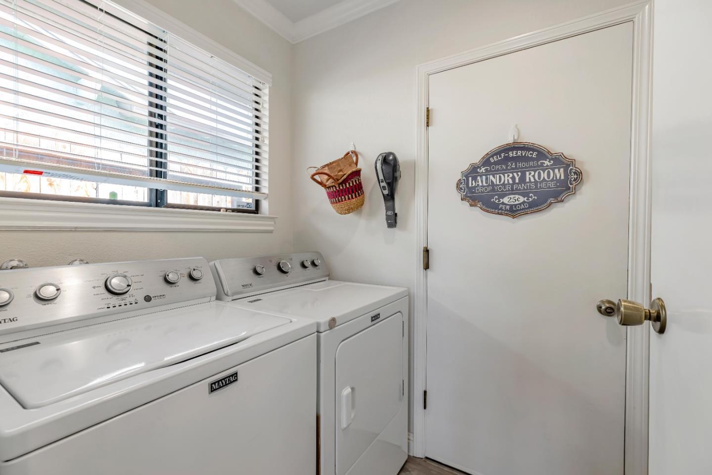 Detail Gallery Image 19 of 45 For 1220 Heather Glen Cir, Hollister,  CA 95023 - 3 Beds | 2 Baths