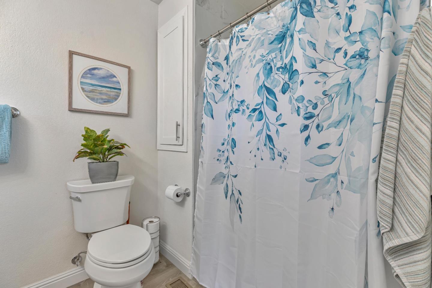 Detail Gallery Image 33 of 45 For 1220 Heather Glen Cir, Hollister,  CA 95023 - 3 Beds | 2 Baths