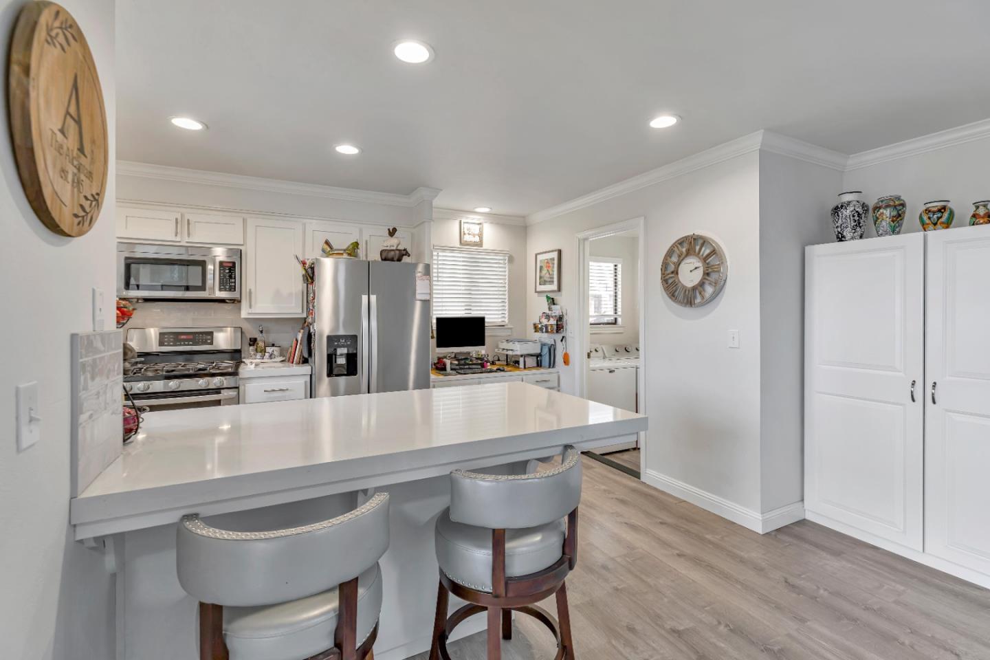 Detail Gallery Image 9 of 45 For 1220 Heather Glen Cir, Hollister,  CA 95023 - 3 Beds | 2 Baths