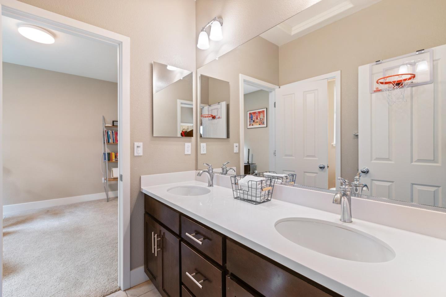 Detail Gallery Image 37 of 65 For 9820 Bobcat Ct, Gilroy,  CA 95020 - 4 Beds | 3/1 Baths