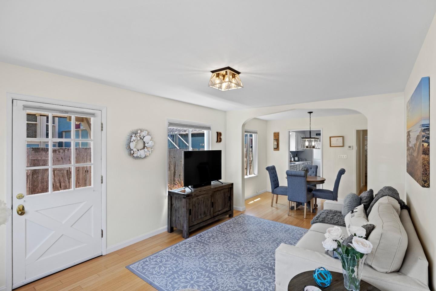 Detail Gallery Image 4 of 17 For 516 12th St, Pacific Grove,  CA 93950 - 2 Beds | 1 Baths