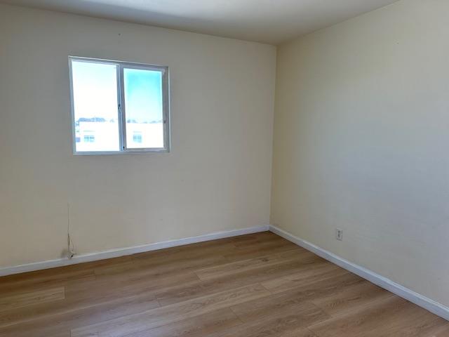 Detail Gallery Image 7 of 9 For 293 1/2 El Camino Real, San Bruno,  CA 94066 - 2 Beds | 1 Baths