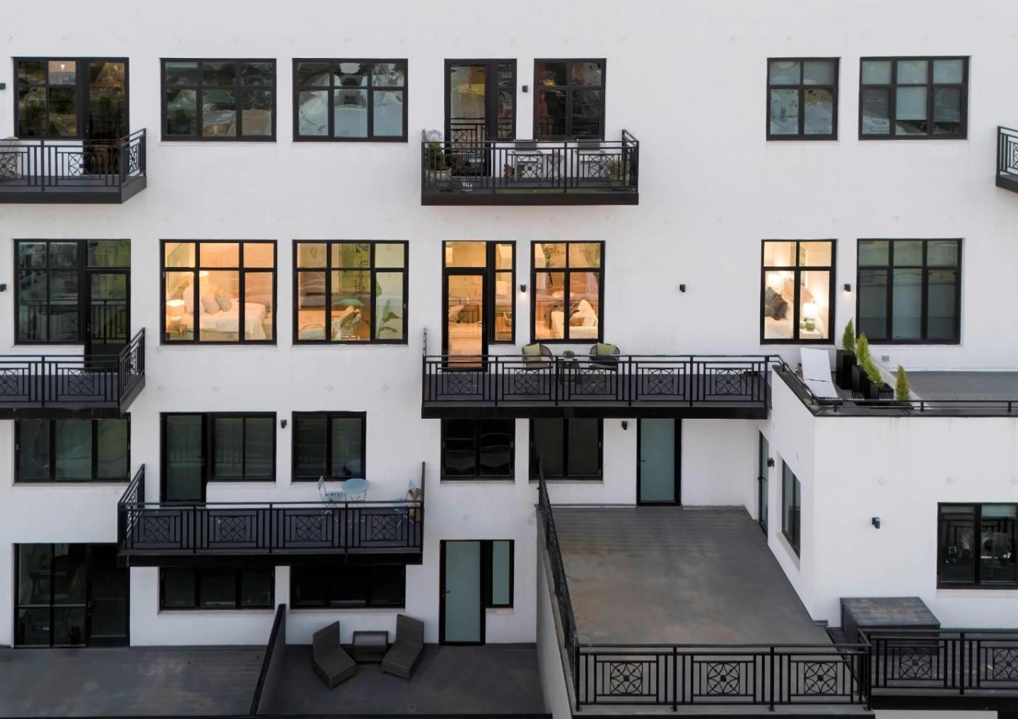 Detail Gallery Image 14 of 14 For 542 Lighthouse Ave #301,  Pacific Grove,  CA 93950 - 2 Beds | 2/1 Baths