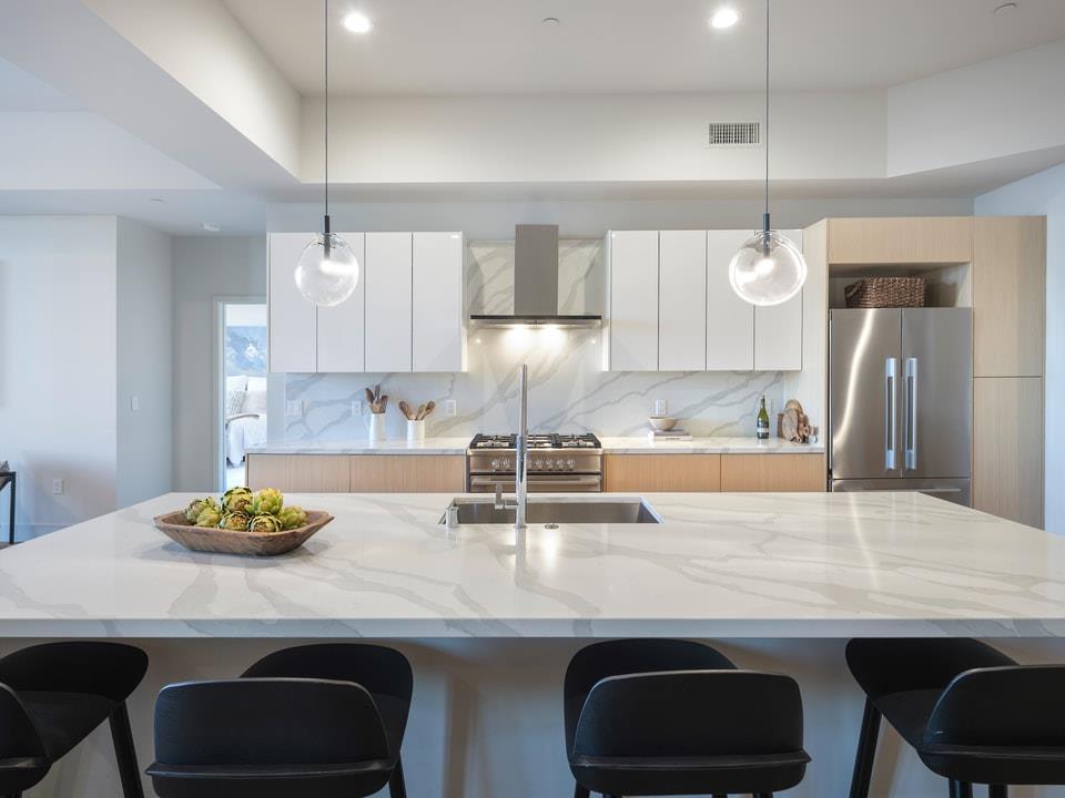 Detail Gallery Image 6 of 14 For 542 Lighthouse Ave #301,  Pacific Grove,  CA 93950 - 2 Beds | 2/1 Baths